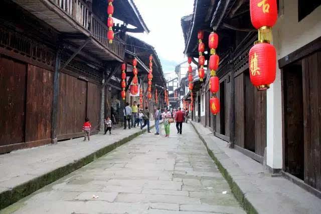 探索世界,发现智慧——邻国最顶级最奢华饭店吃饭,邻国最出名的美食中国也遍地都是!蜗牛问答平台